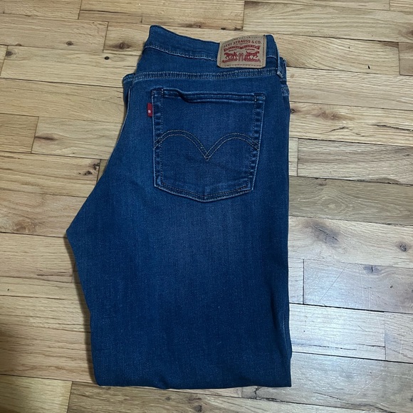 Levi size 30 boyfriend jeans - Picture 1 of 2